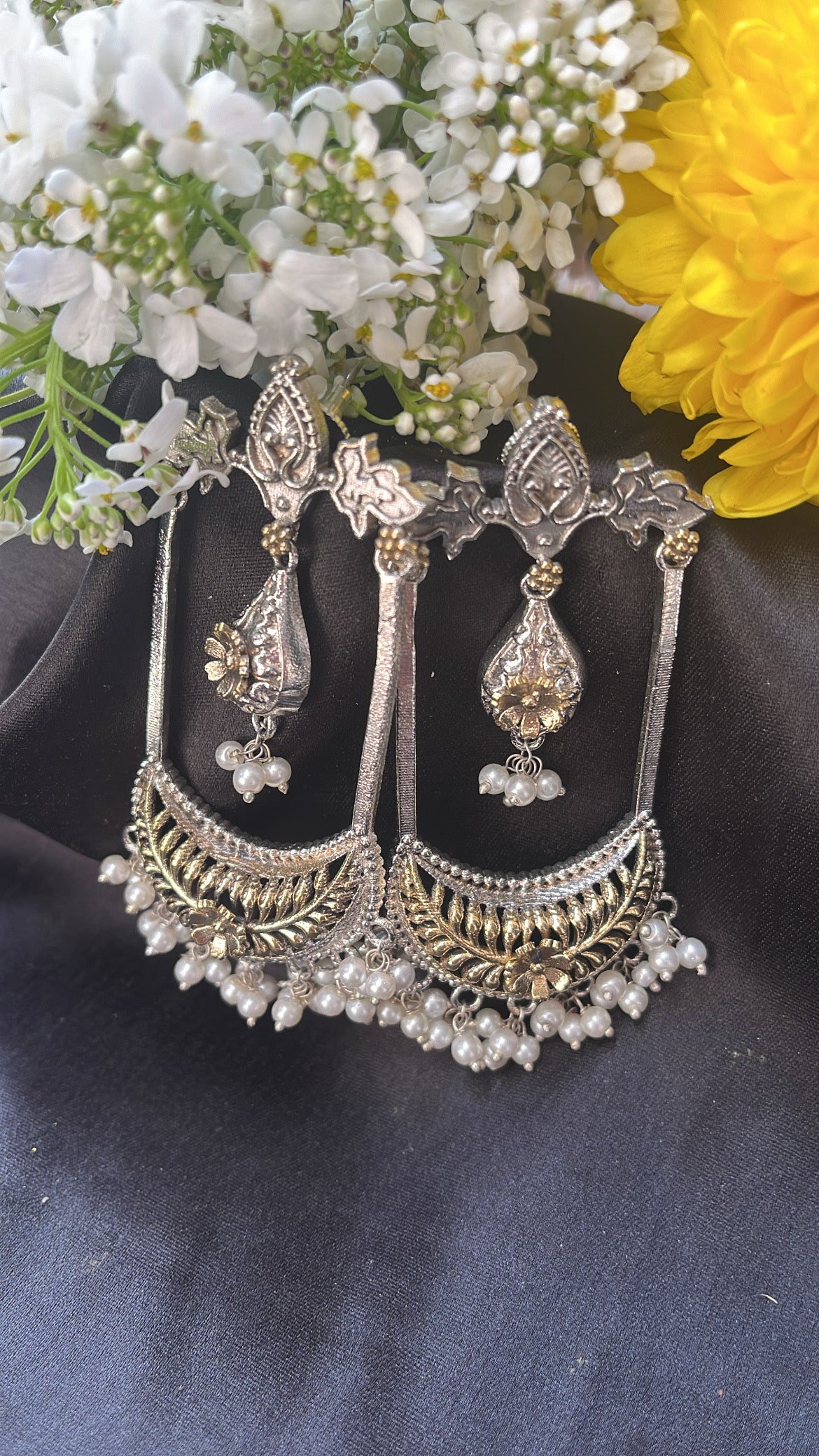 Dilkash Mahal Silver Earring