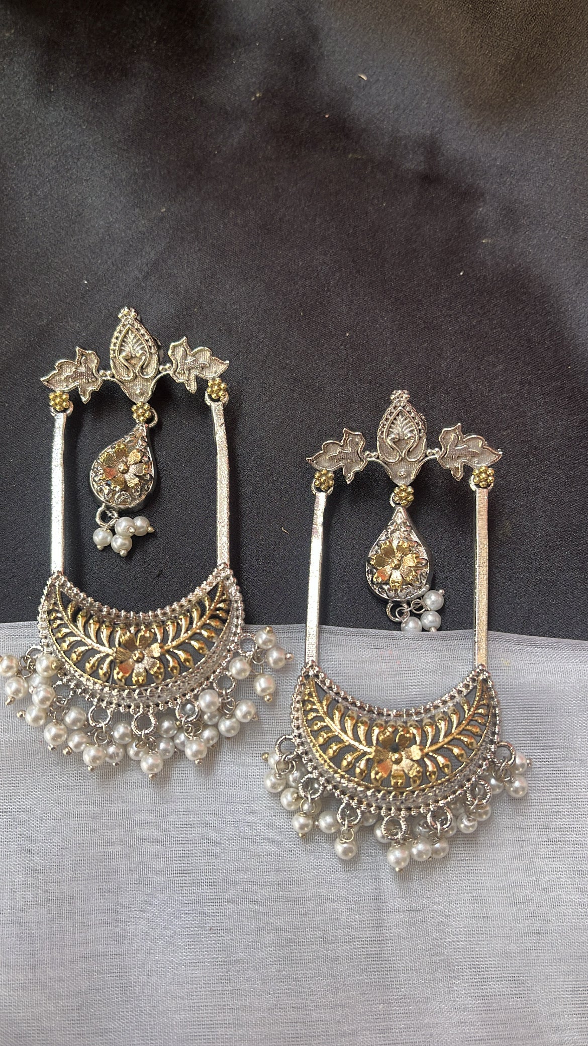 Dilkash Mahal Silver Earring