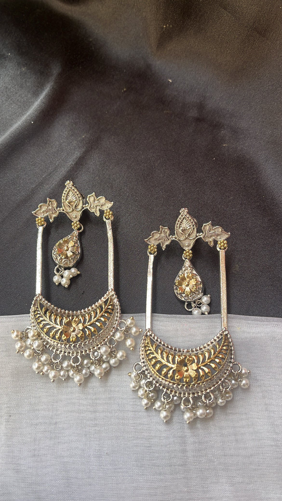 Dilkash Mahal Silver Earring