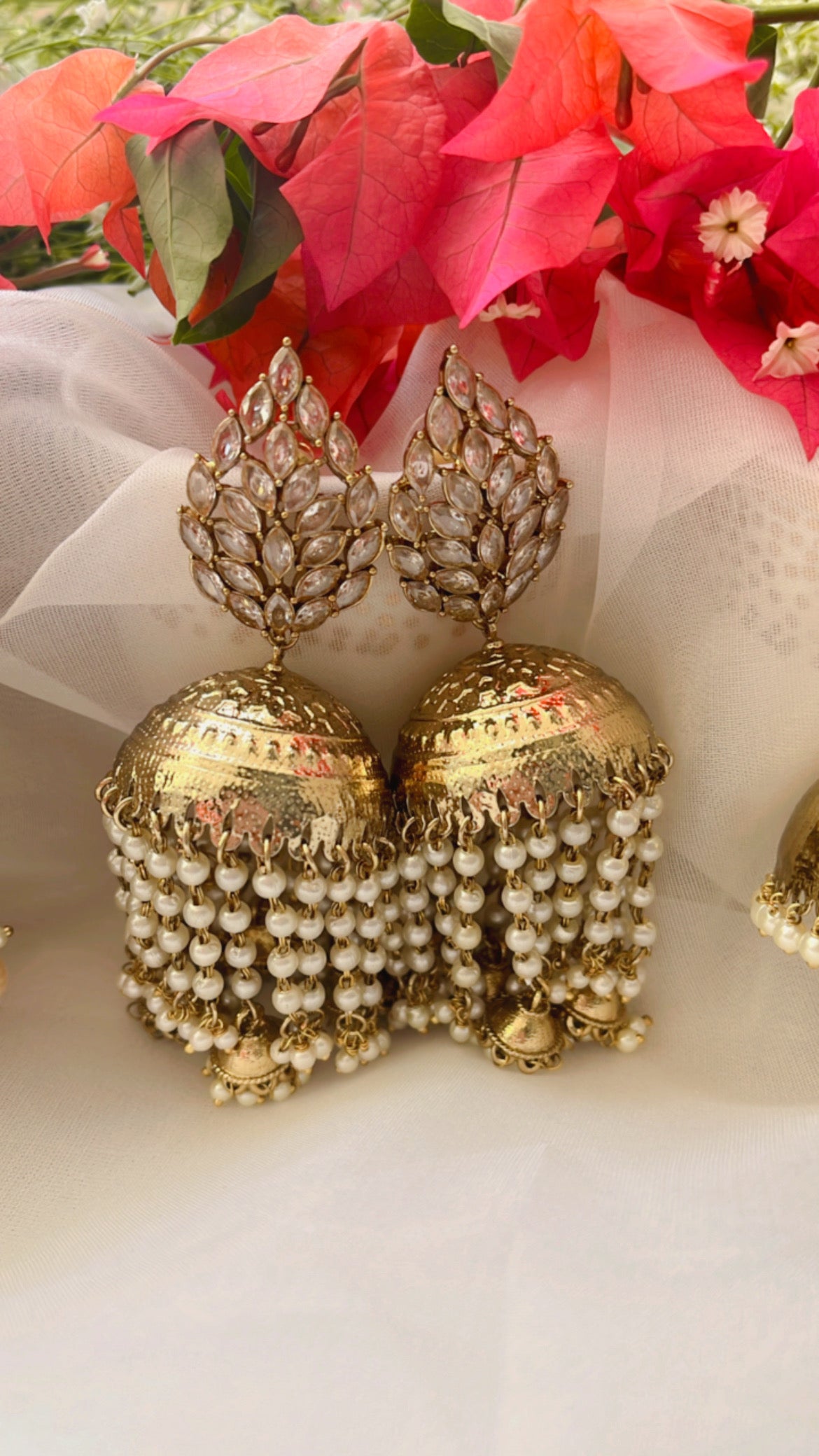 Zaina Golden Jhumka Earring