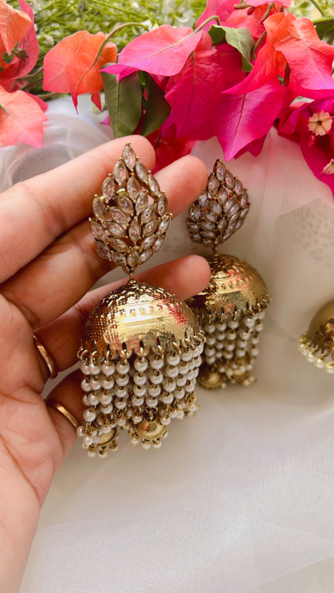 Zaina Golden Jhumka Earring