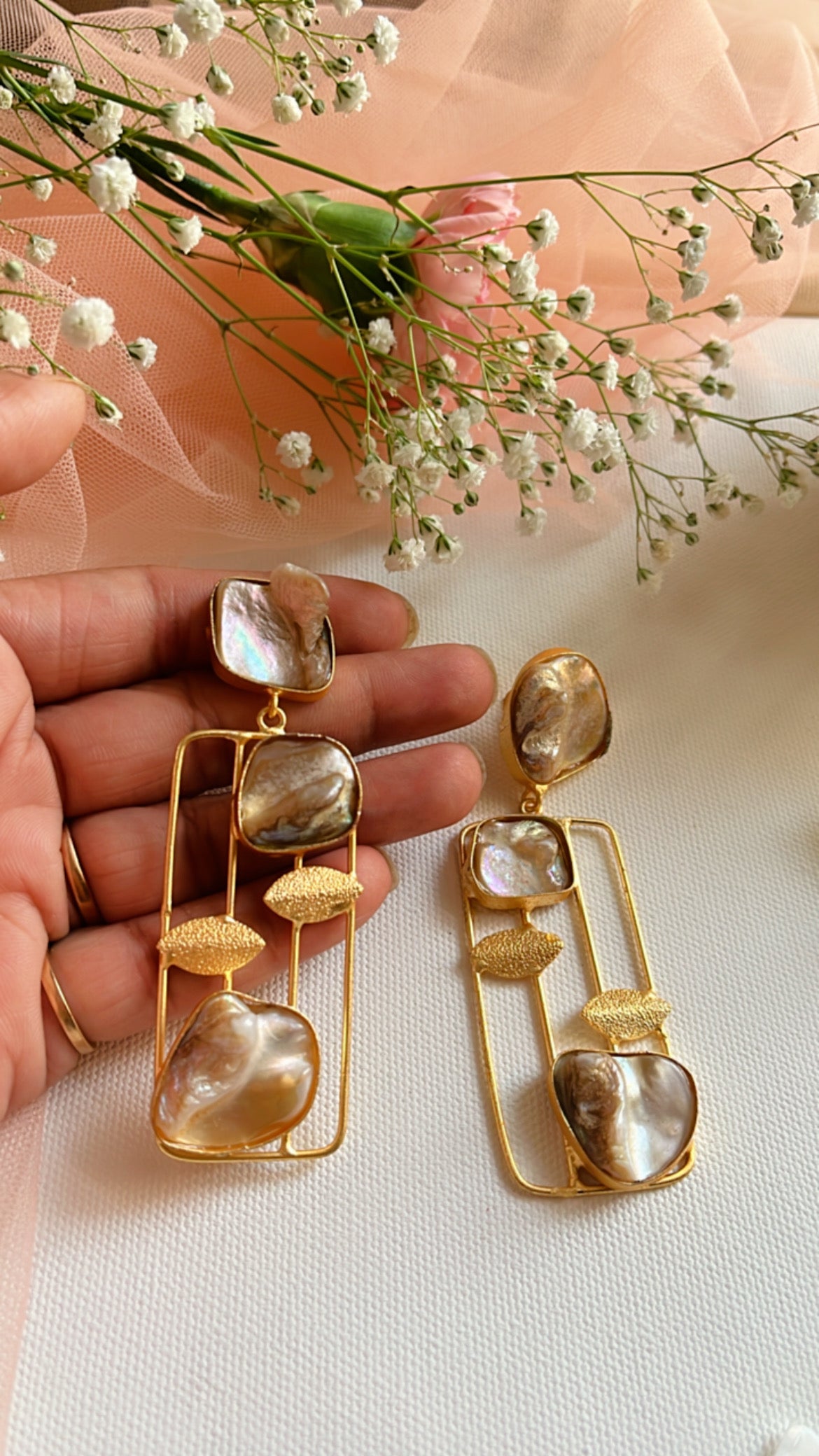 MOP Banni Earring