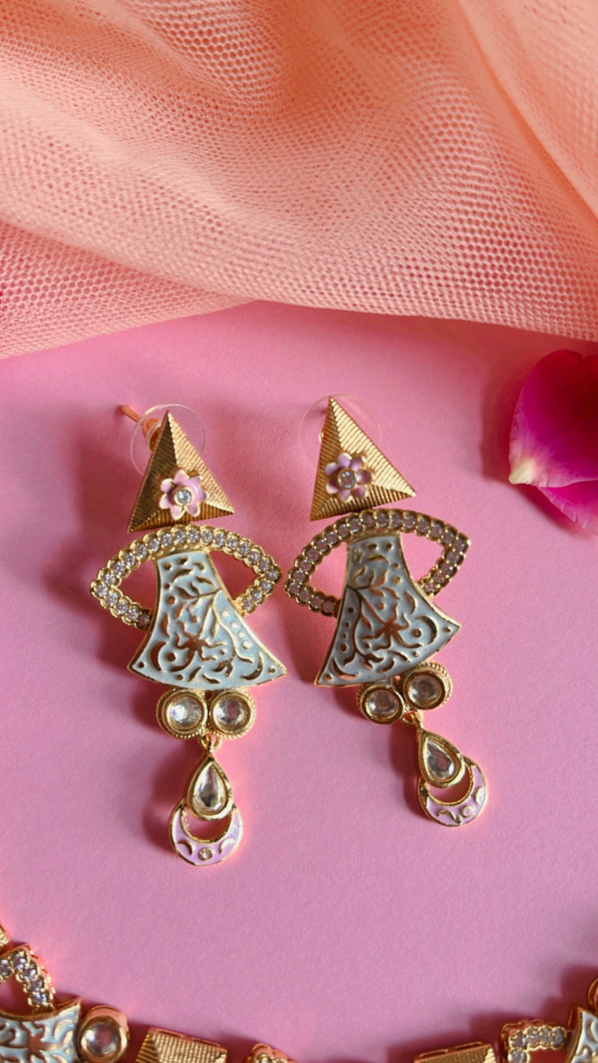 Kiyanshi Neckpiece Set