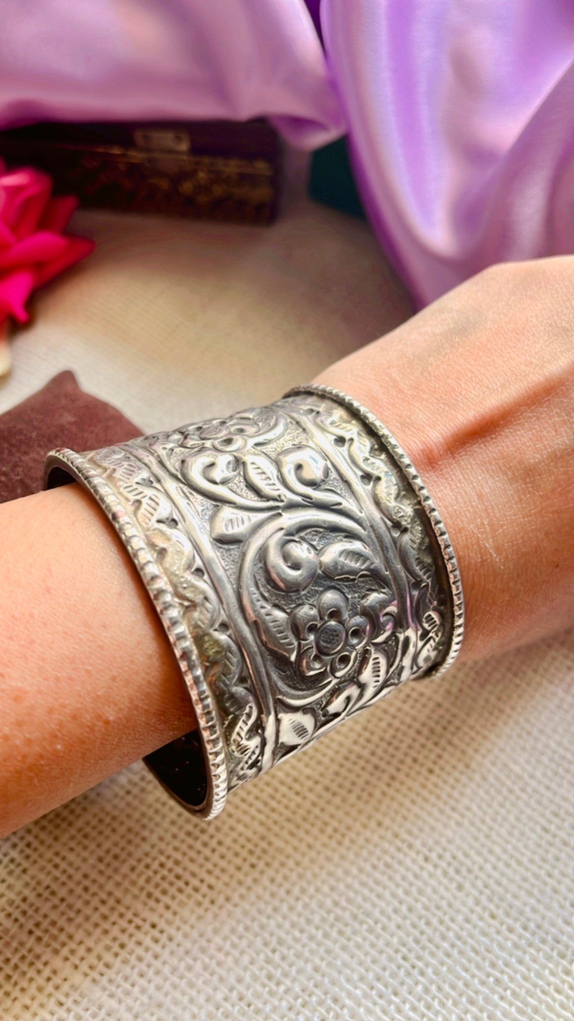 Hanya Silver Handcuff