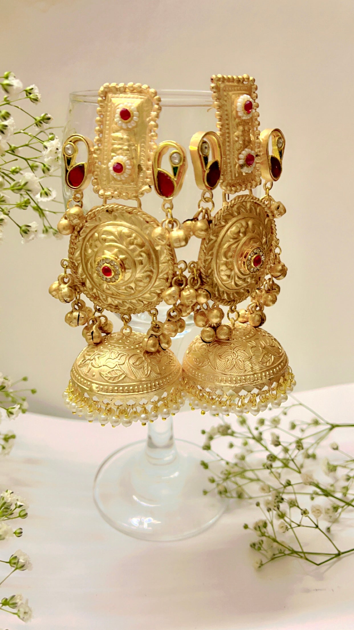 Golden Aanaya Jhumka Earring