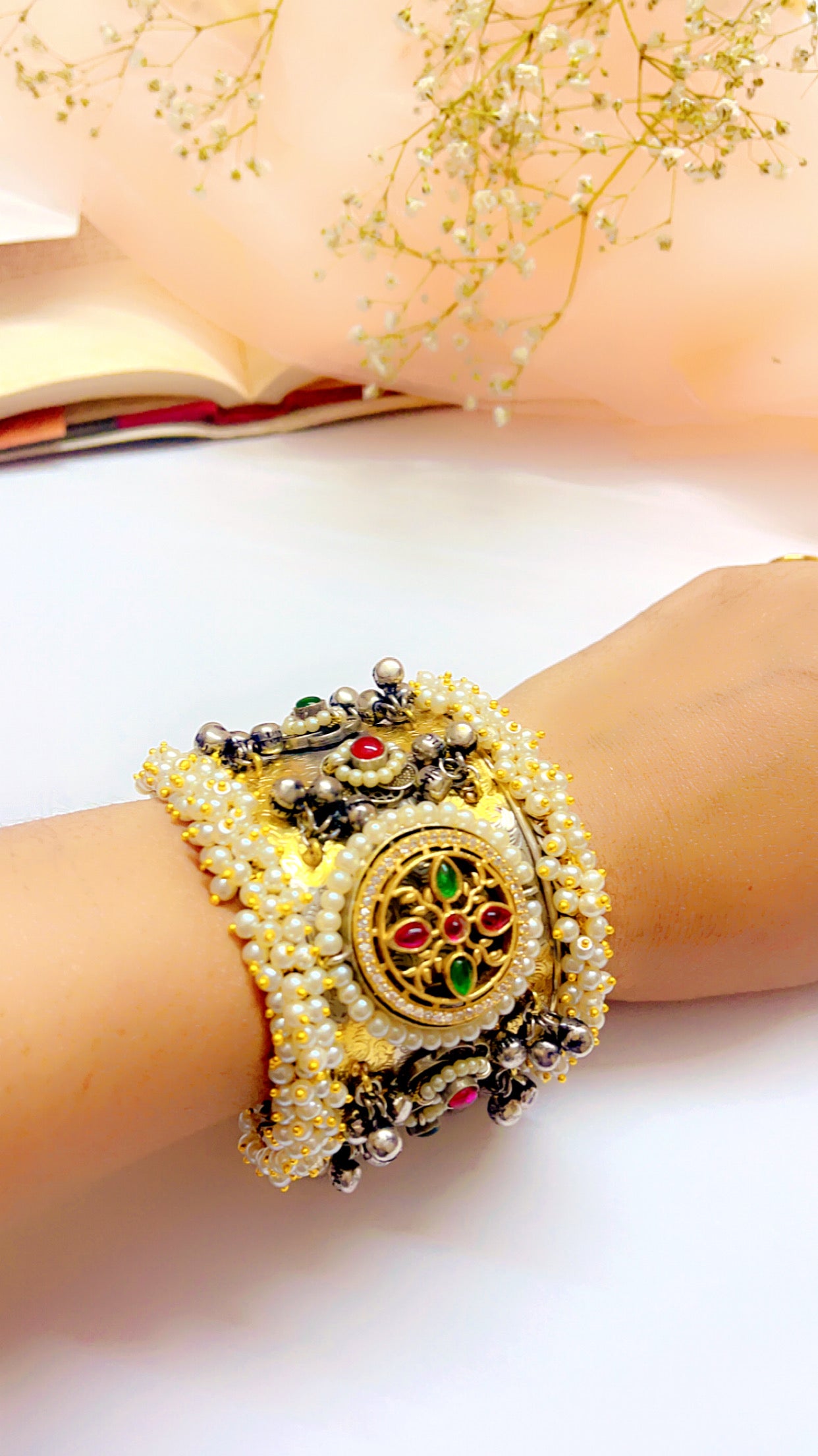 Tamana Silver Handcuff