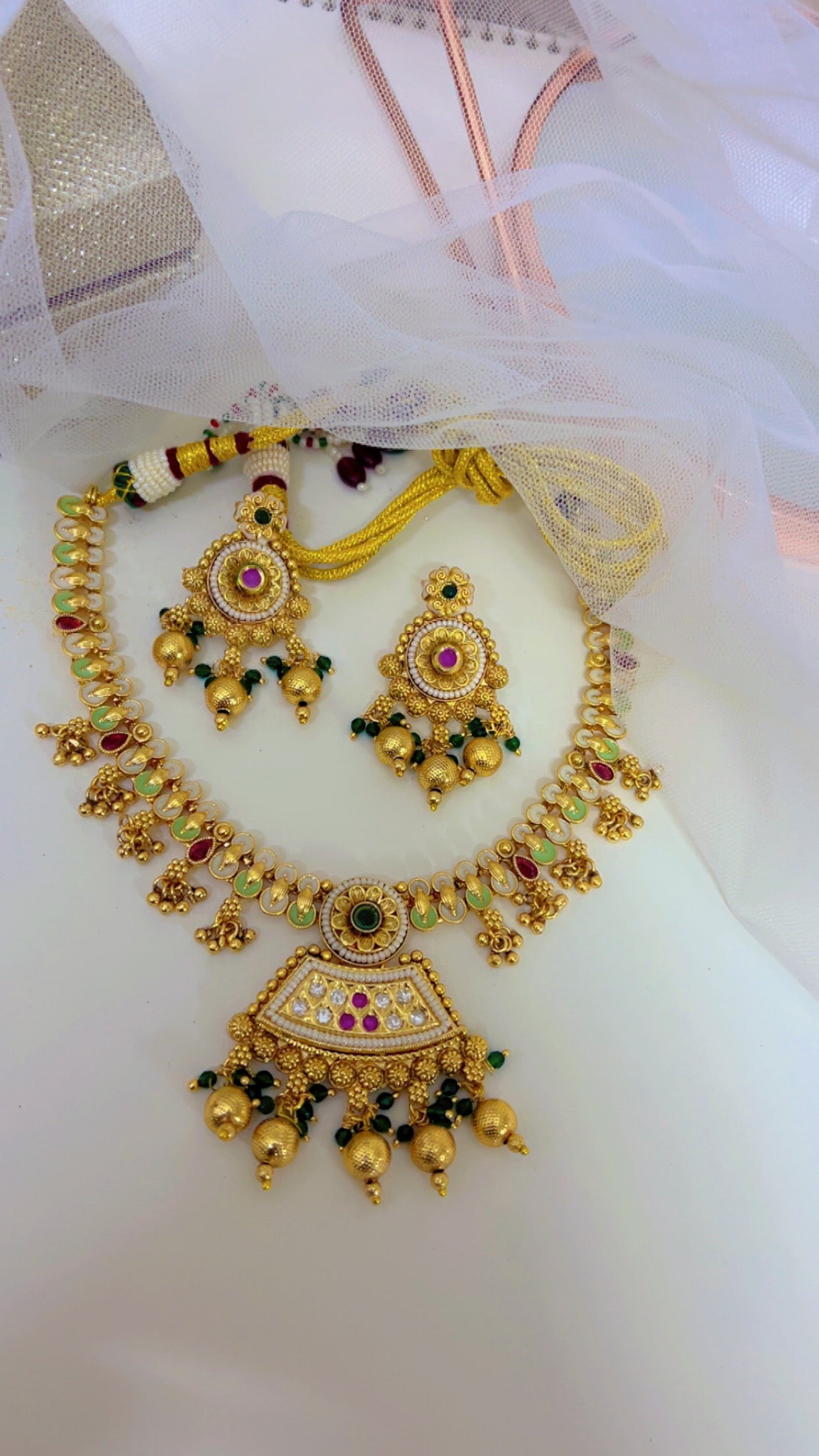 Golden Siya Neckpiece Set