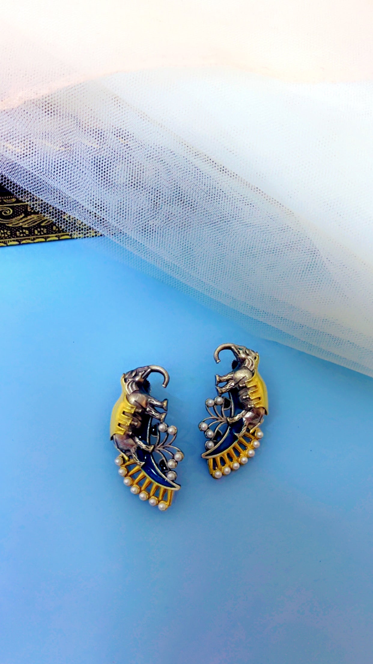 Blue Varan Silver Earring