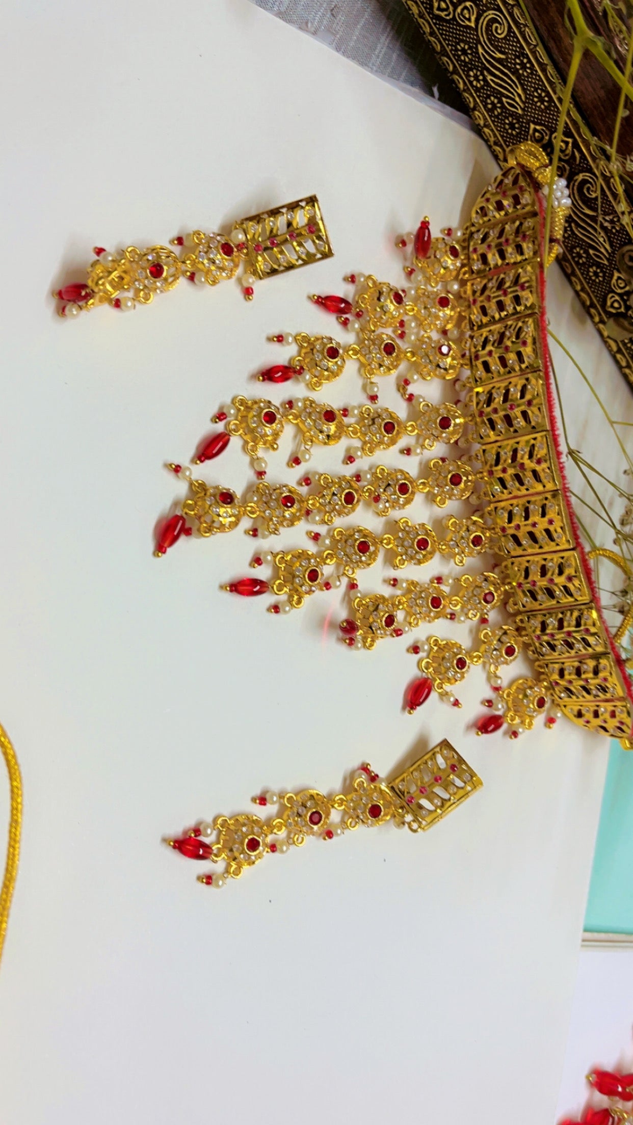 Adhija Neckpiece Set