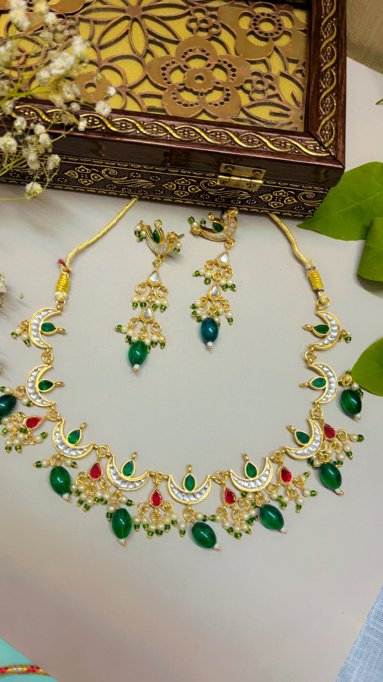 Heenal Pearl Neckpiece Set