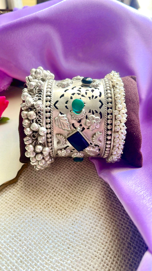 Manya Silver Handcuff