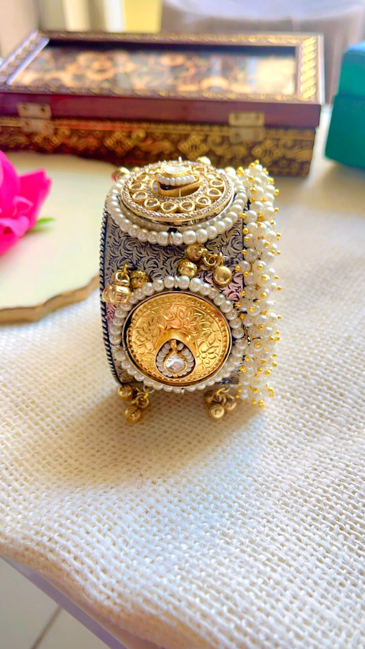 Mansi Silver Handcuff