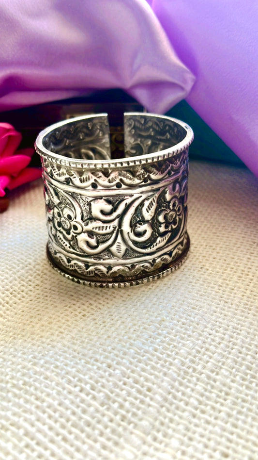 Hanya Silver Handcuff