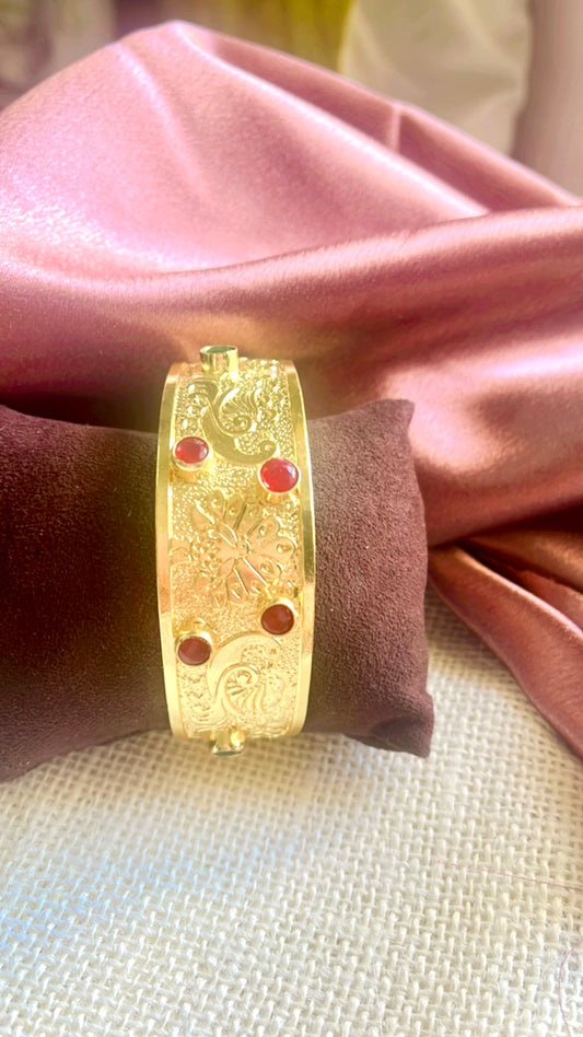 Roshni Golden Handcuff