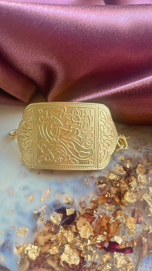 Laisha Golden Handcuff