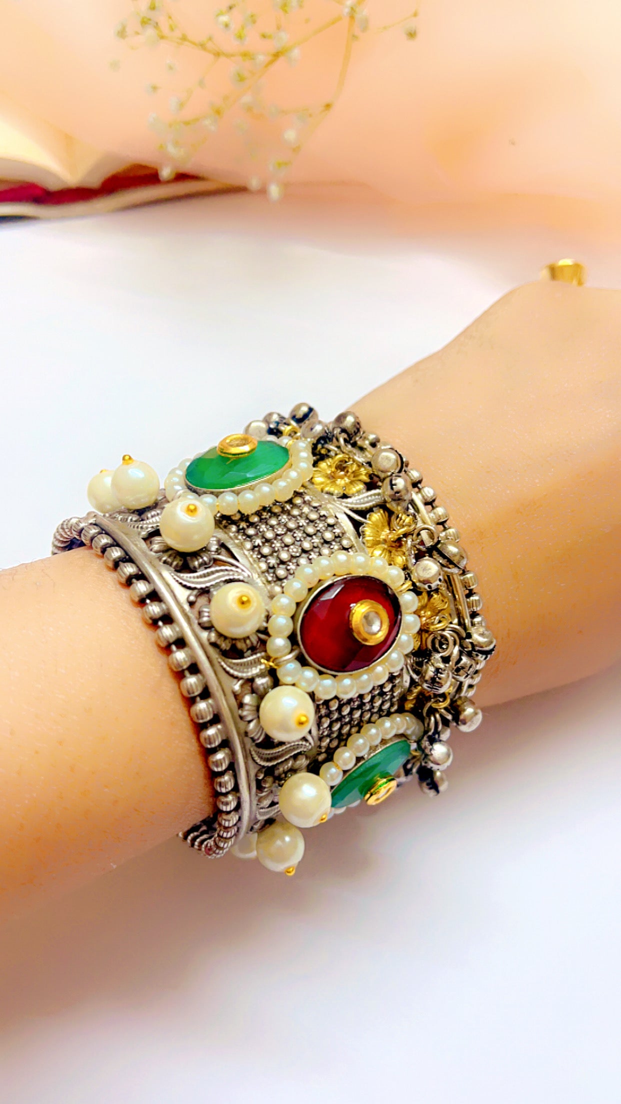 Ashwani Silver Handcuff