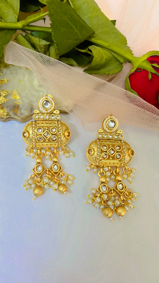 Golden Munira Earring