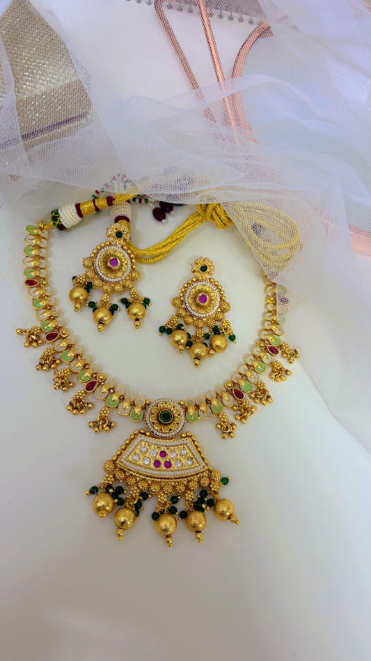 Golden Siya  Neckpiece Set