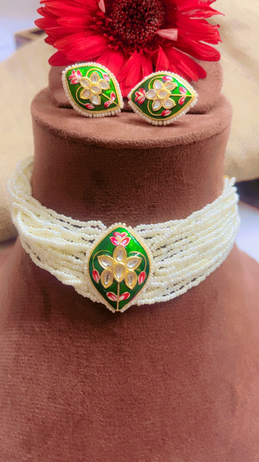 Tia Pearl Neckpiece Set