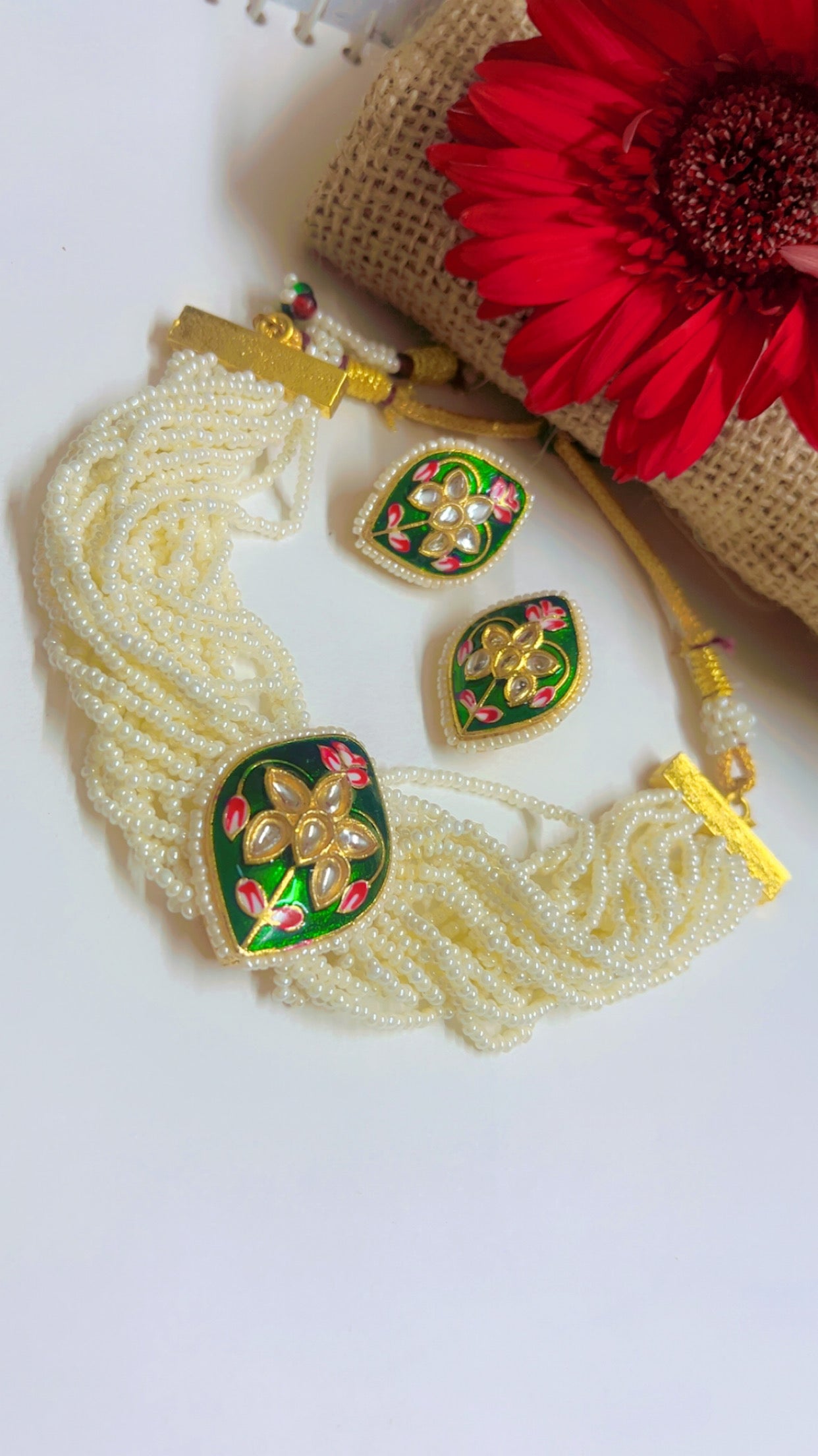 Tia Pearl Neckpiece Set